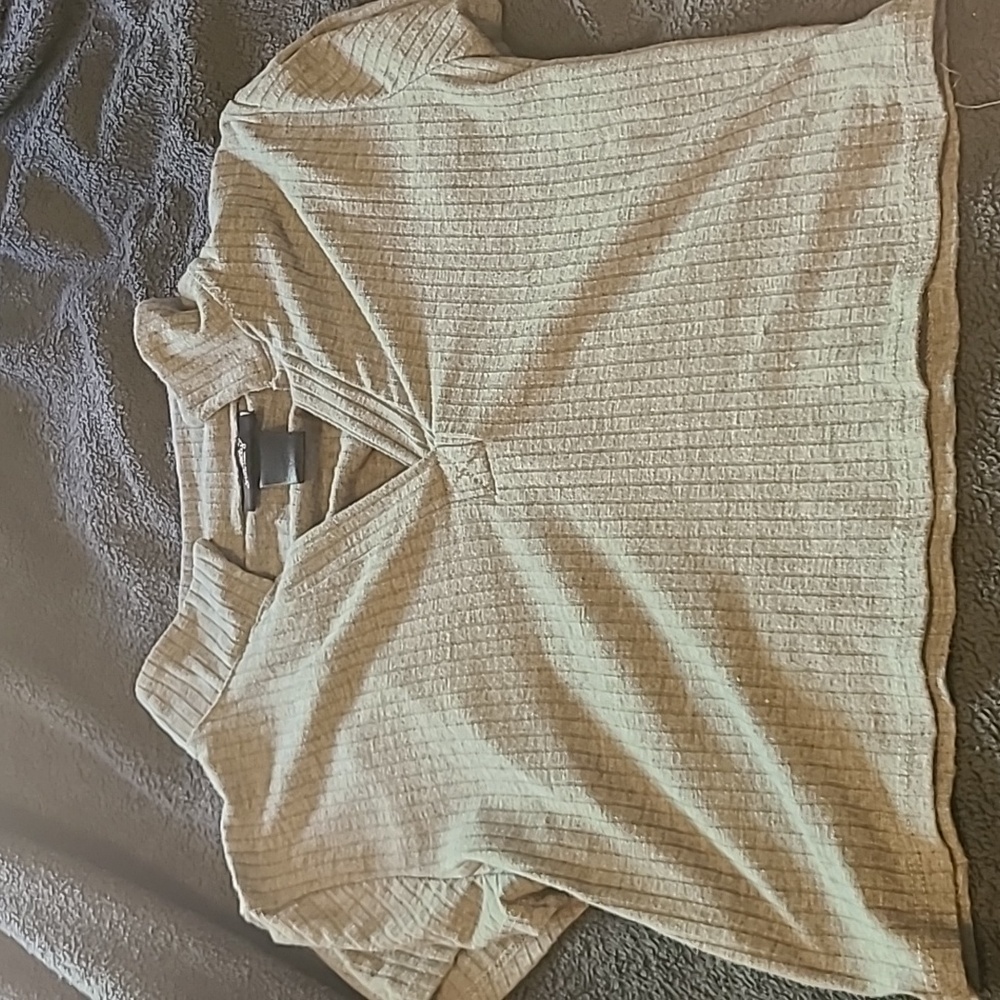 Grey V-neck crop top, size S or SS